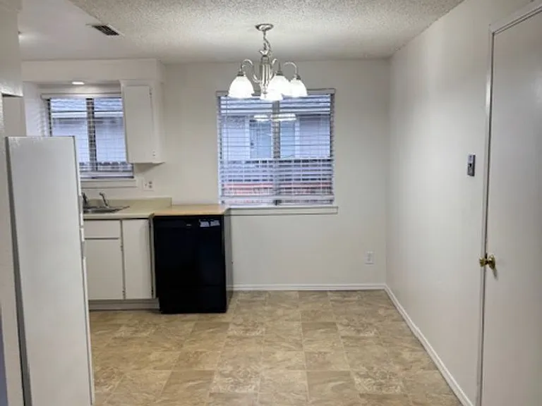 121 Edith Cir — Photo 5