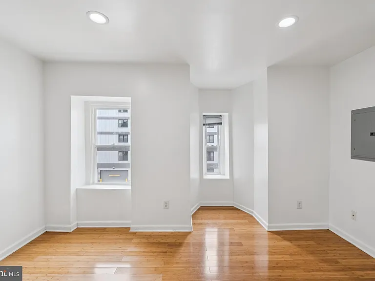 4220 Chestnut St #3 — Photo 3