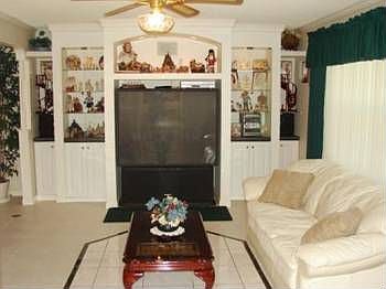 4th image of 4015 NW 105th Ave