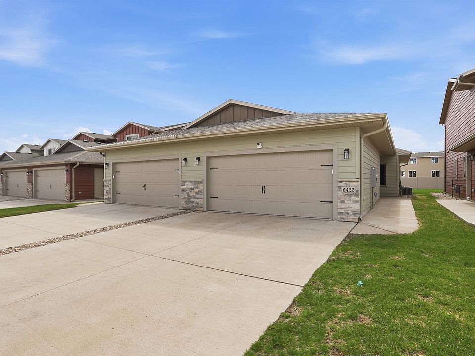 1st image of 9427 W Dolores Dr