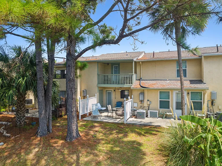 124 Robin Ln — Photo 31