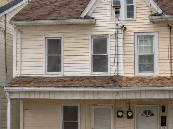 1112 W Walnut St, Coal Township, PA 17866