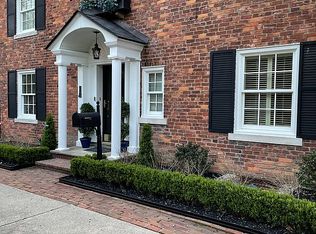 267 Kenwood Ct, Grosse Pointe Farms, MI 48236