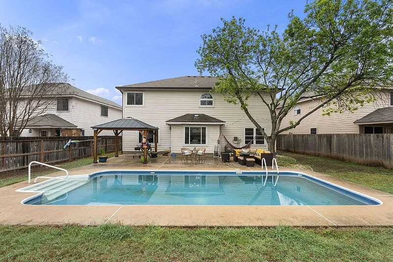 3 bed, 2.5 bath, 2796 sqft, $2,500 — Photo 4