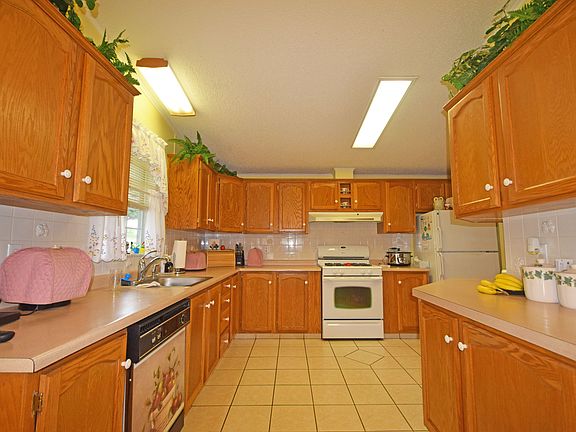 4th image of 514 Heritage Ln
