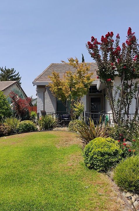 1st image of 109 Farham Dr