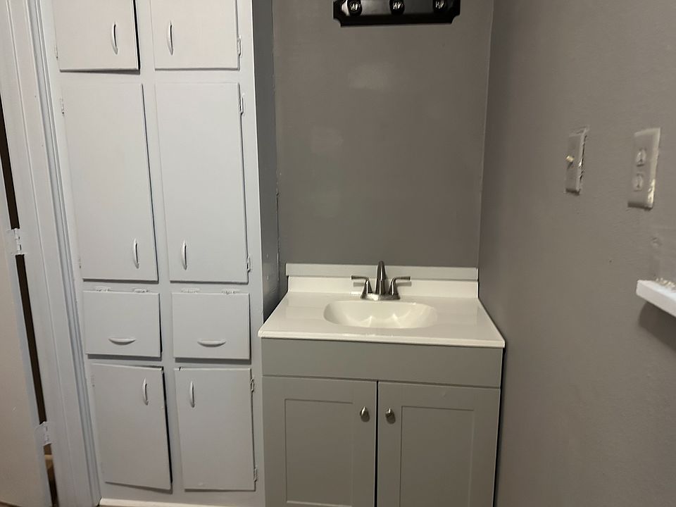2nd image of 101 N Walnut St #103