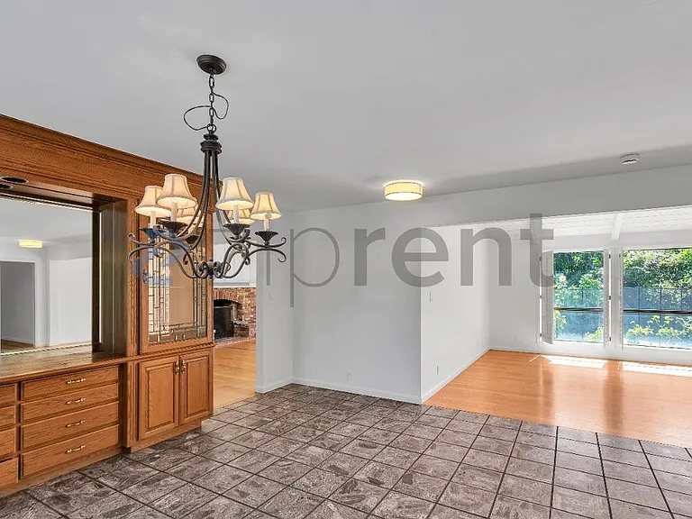 617 Hove Ct — Photo 10