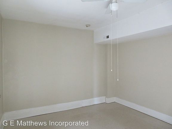 3rd image of 1654 W Washington St