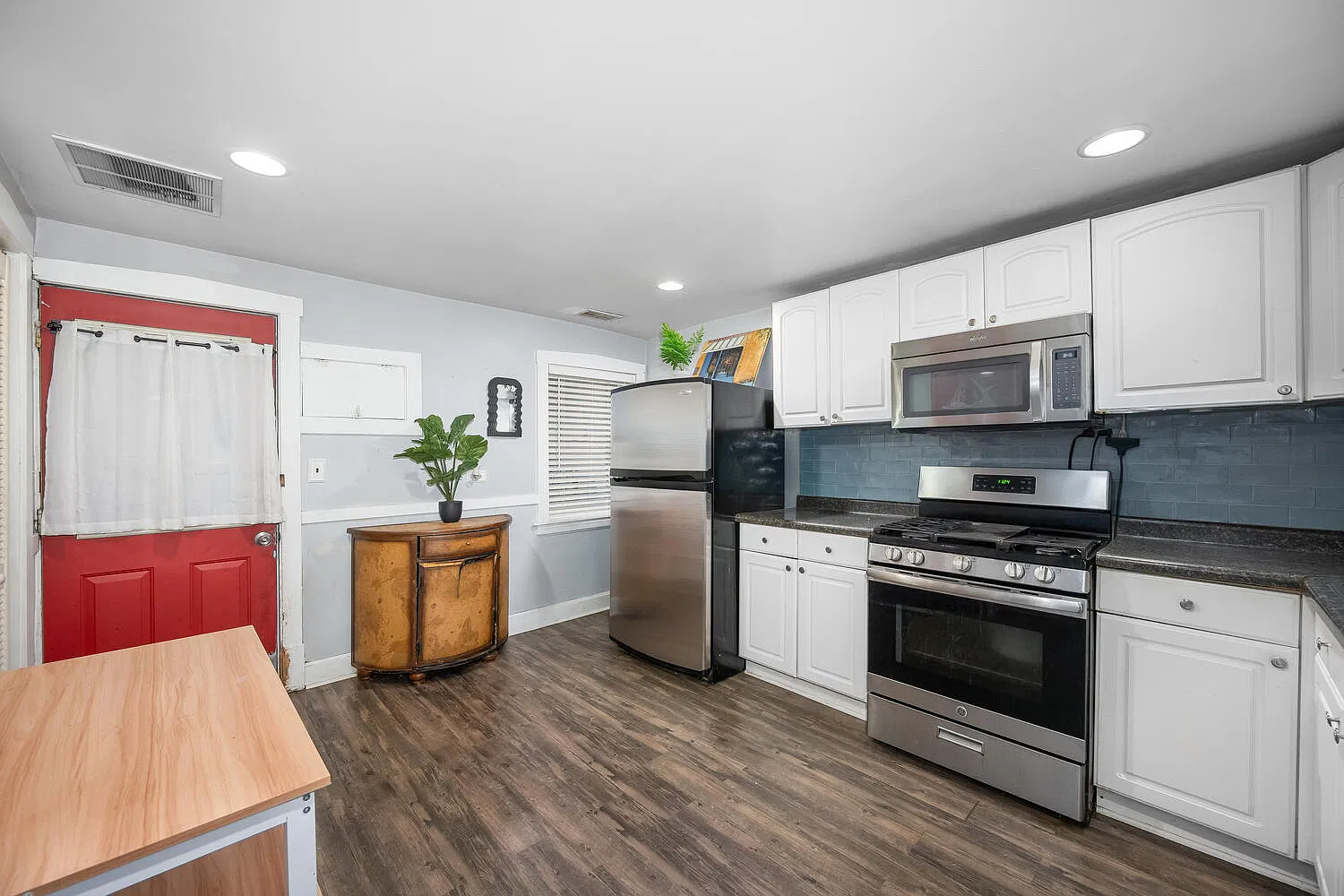 2 bed, 750 sqft, $1,675 — Photo 4