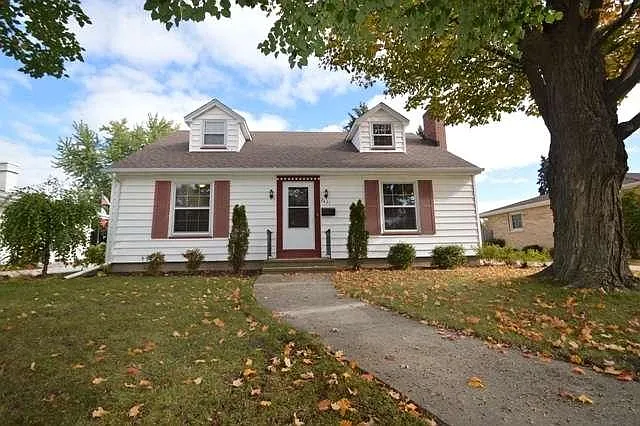 2421 25th Ave photo 1