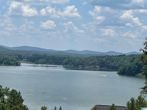 2nd image of 178 Willow Rd #178