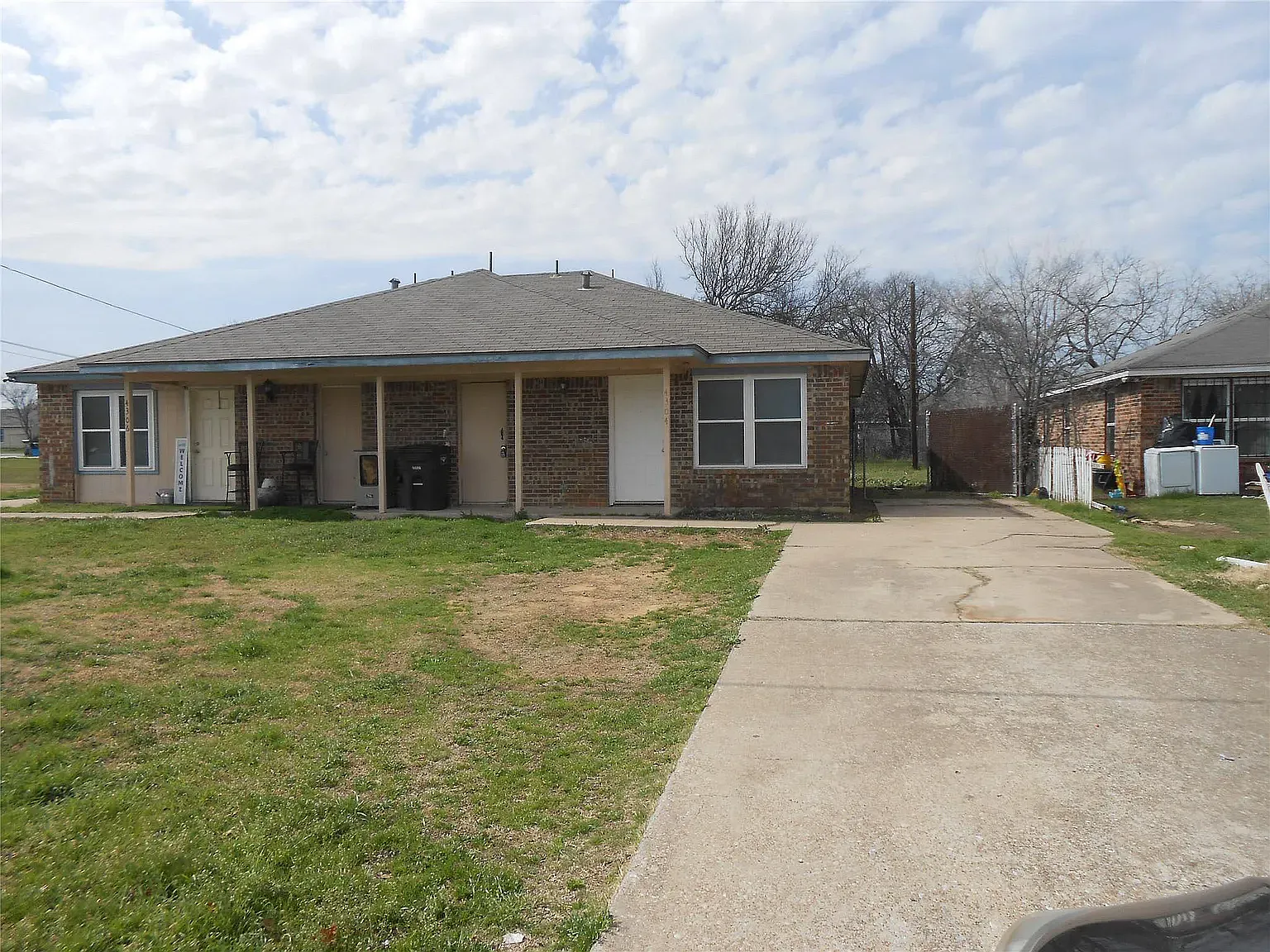 3 bed, 900 sqft, $1,400 — Photo 1