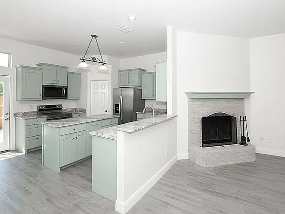 4th image of 4711 Topaz Ln