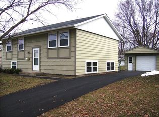 2206 14th Ave, Sterling, IL 61081
