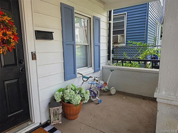 4th image of 33 E Catherine Street