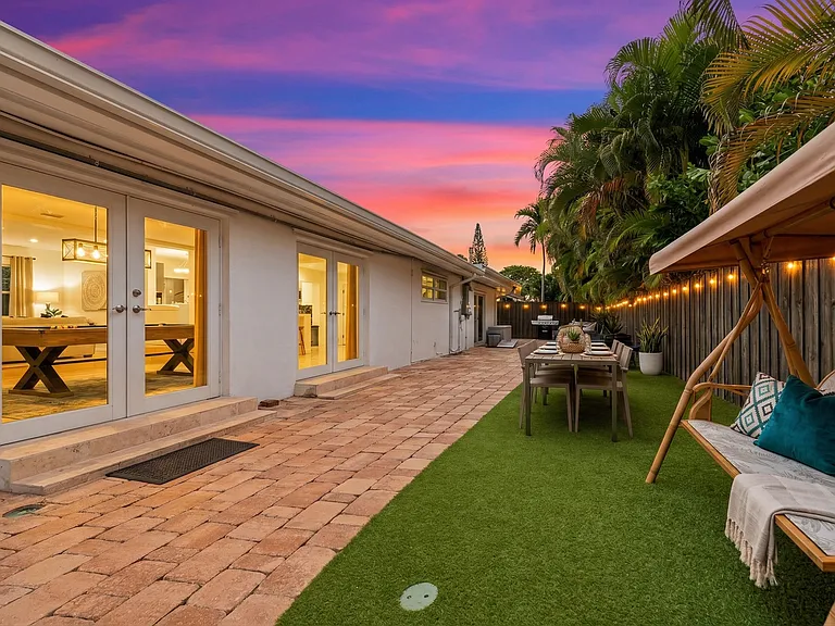 1217 Seabreeze Blvd — Photo 53