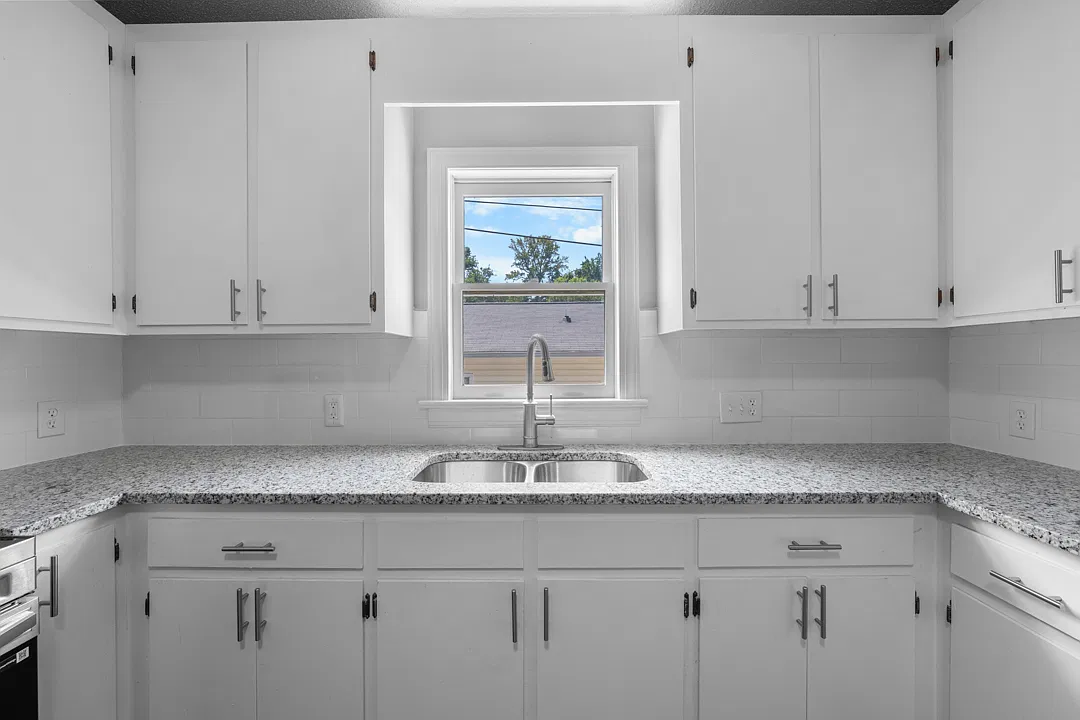 3 bed, 1245 sqft, $2,395 — Photo 3