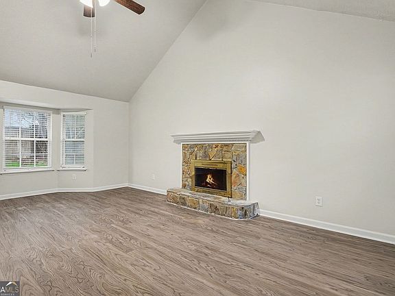 5th image of 5571 Tunbridge Wells Rd