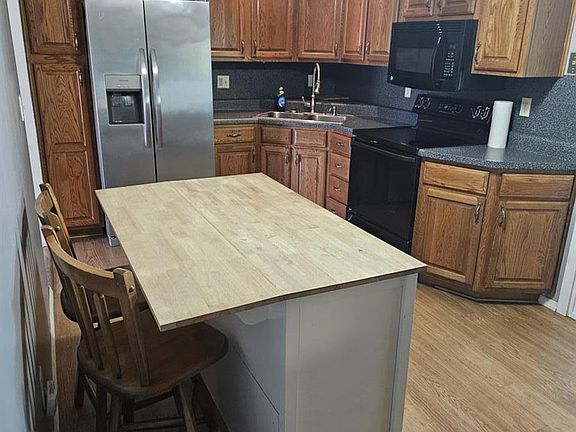 3rd image of 127 Wilson Park Ln