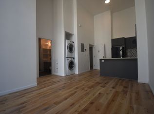 221 N 9th St, Brooklyn, NY 11211