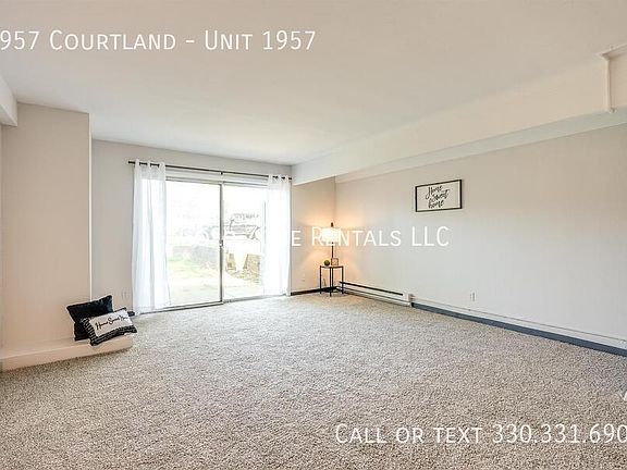 3rd image of 1957 Courtland Dr Unit 1957