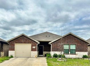 318 Billy Wickliffe Dr, Wilmer, TX 75172