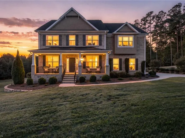 6601 Hedgerow Ct, Summerfield, NC 27358
