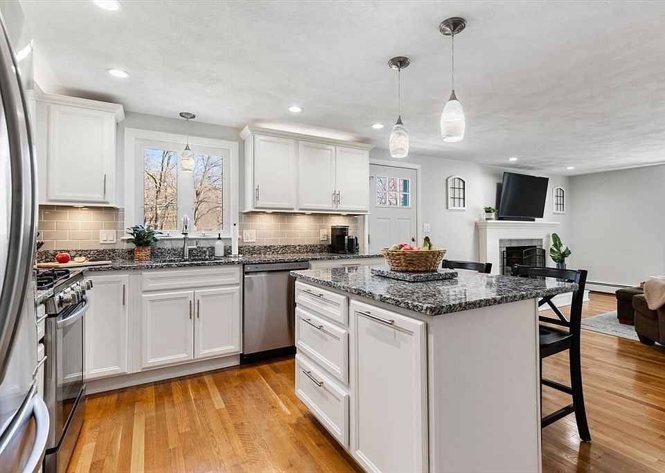 127 Bartholomew St, Peabody, MA 01960 Zillow