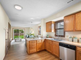 854 Woodgate Dr #217, Vadnais Heights, MN 55127