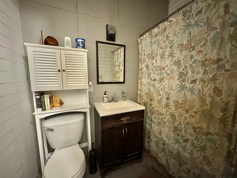 297 Harman St #1R — Photo 6