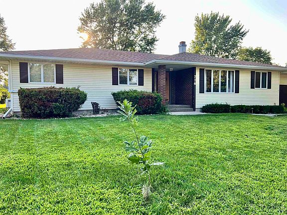3rd image of 716 Meadow Ln