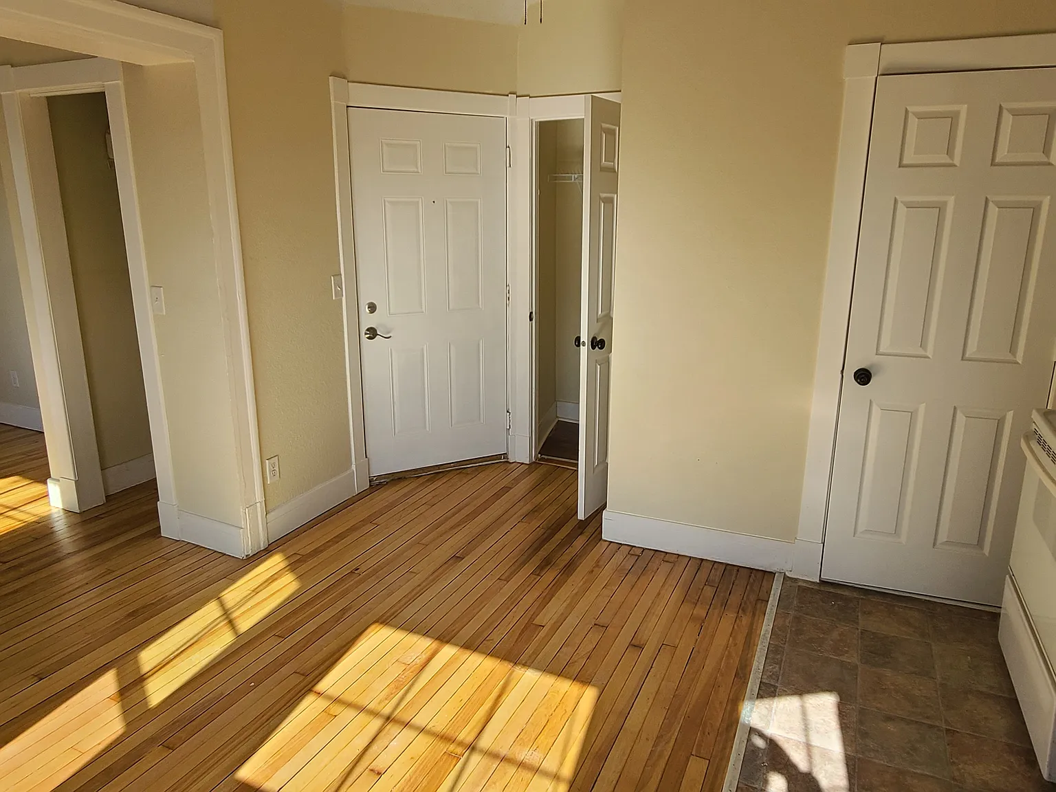 Studio, 250 sqft, $865 — Photo 4