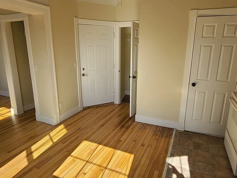 3329 2nd Ave S #3 — Photo 4