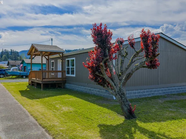 1314 Bothwick St, Myrtle Point, OR 97458