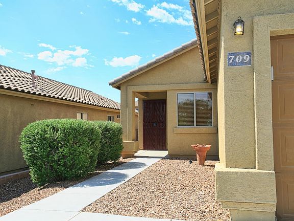2nd image of 709 W Cholla Crest Dr
