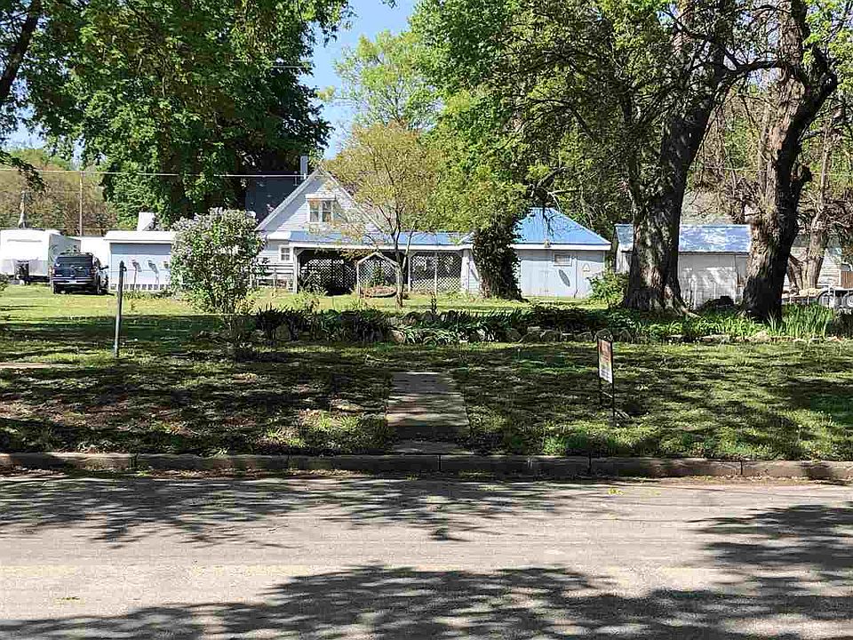 1st image of 213 Clarke St