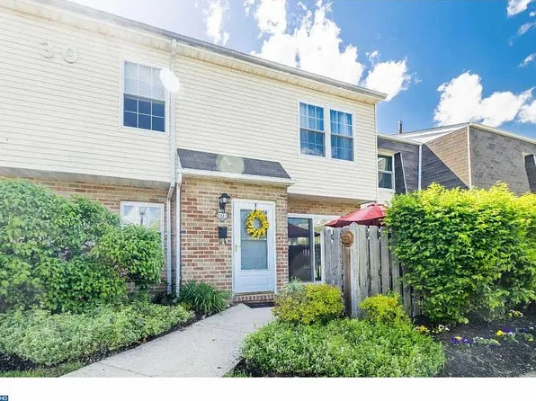 2145 Harbour Dr, Palmyra, NJ 08065