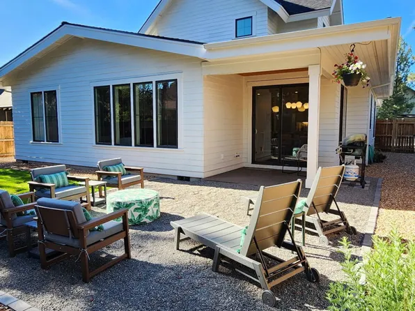 206 W Heising Dr, Sisters, OR 97759