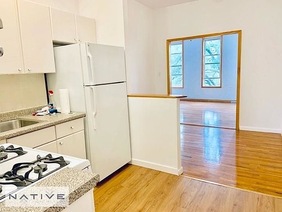 2nd image of 182A Eckford St #2B