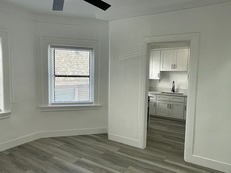 Catalina Court — Photo 21