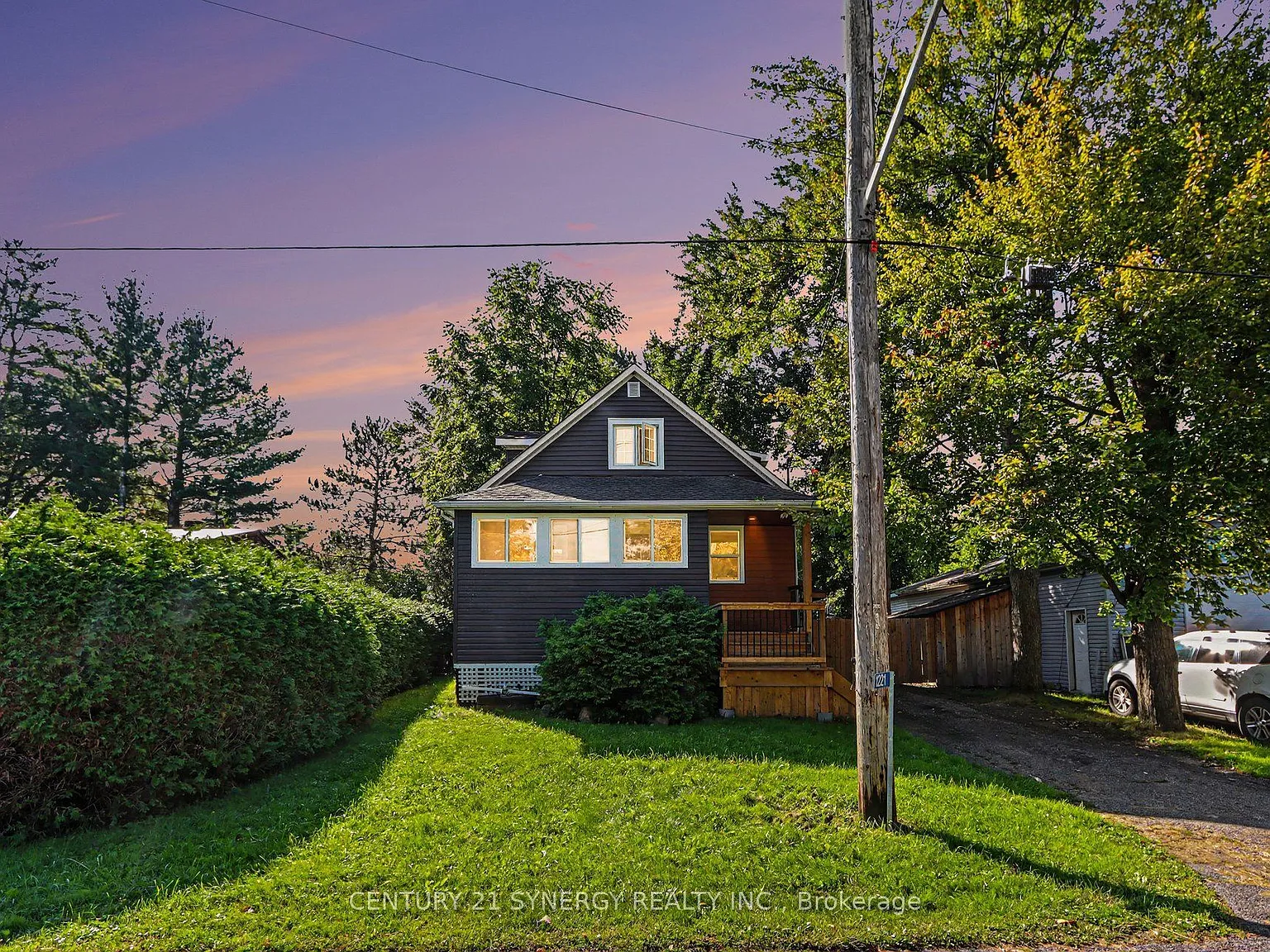 3 bed, $2,700 — Photo 1