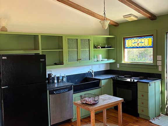 2nd image of 442L Horseneck Rd #L