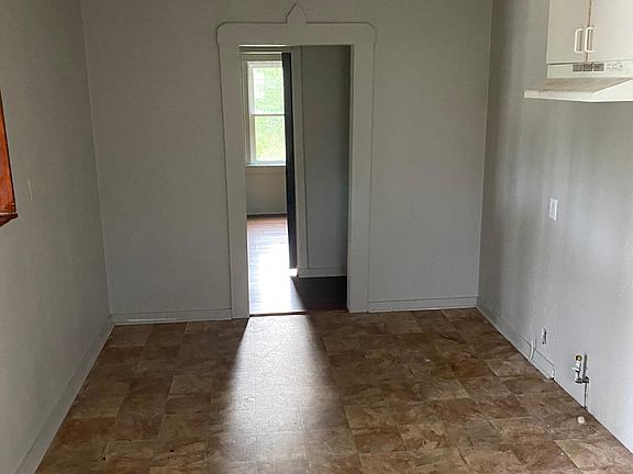 4th image of 3001 Fisher Dr