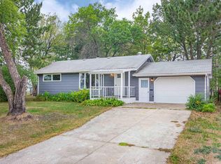 33 Hemlock Cir, Babbitt, MN 55706