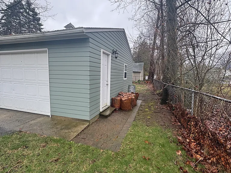 8506 Nowlen St — Photo 30