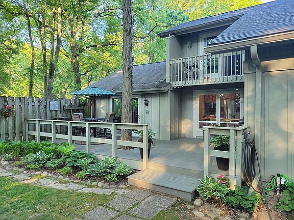 Rear deck and balcony 