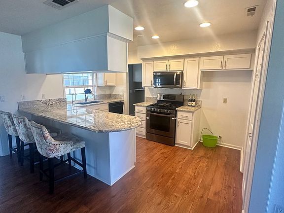 4th image of 9206 Lariat Ln