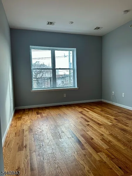 2 bed, 1.0 bath, $1,950 — Photo 4
