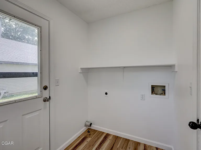 3040 W 15th St — Photo 12
